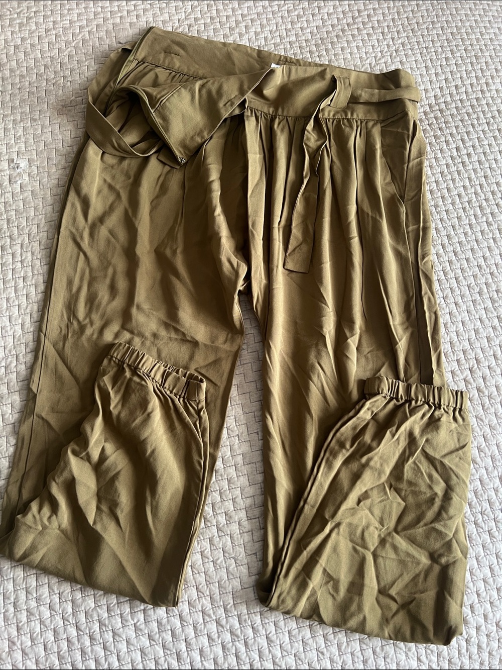 Forever 21 harem pants size M. Like new!